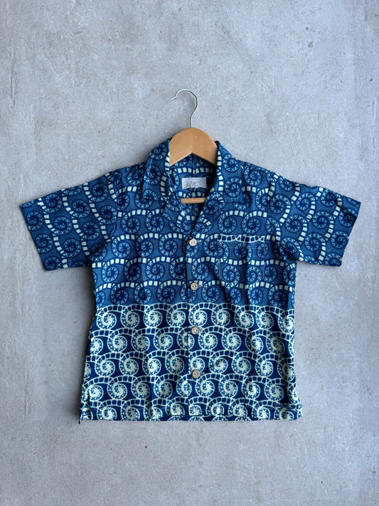 Pre-loved Temi Shirt | Dual Blue Wave Print