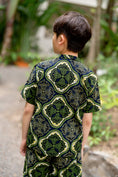 Load image into Gallery viewer, Temi Shirt | Emerald Onyx
